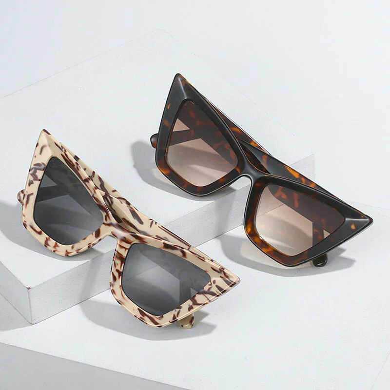 Chic Tortoise Shell Cat-Eye Sunglasses