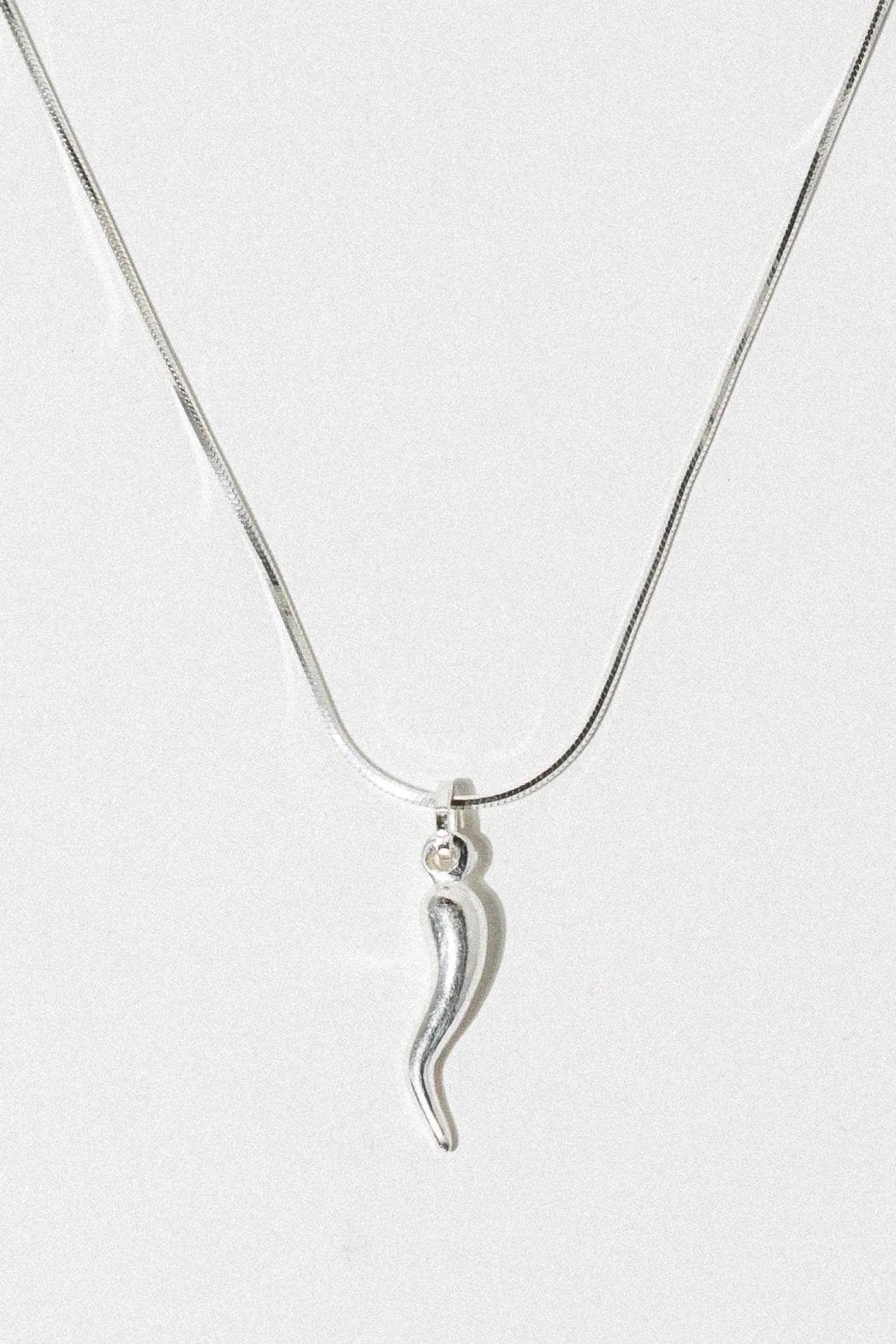 Elegant Swirl Pendant Necklace