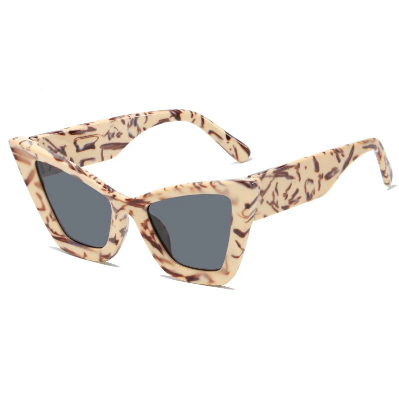 Chic Tortoise Shell Cat-Eye Sunglasses