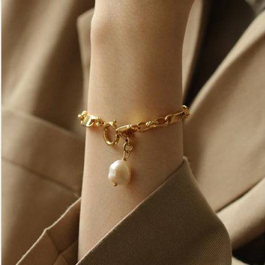 Elegant Gold-Tone Link Bracelet With Pearl Accent