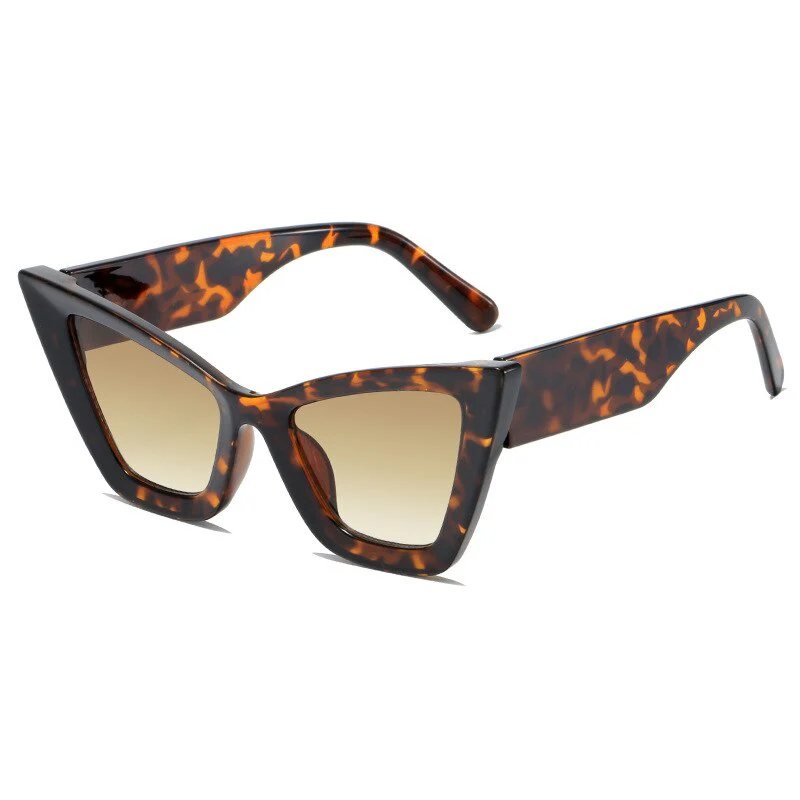 Chic Tortoise Shell Cat-Eye Sunglasses
