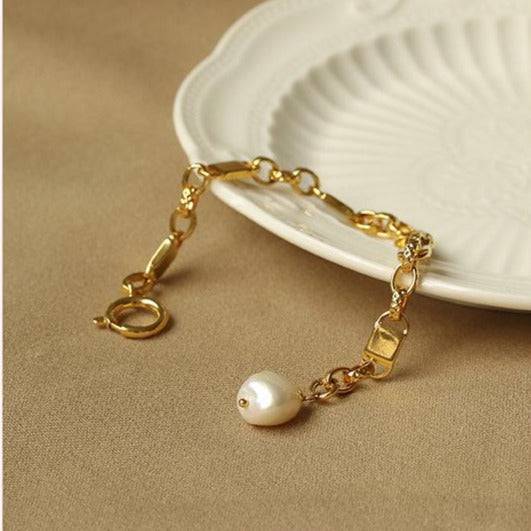 Elegant Gold-Tone Link Bracelet With Pearl Accent