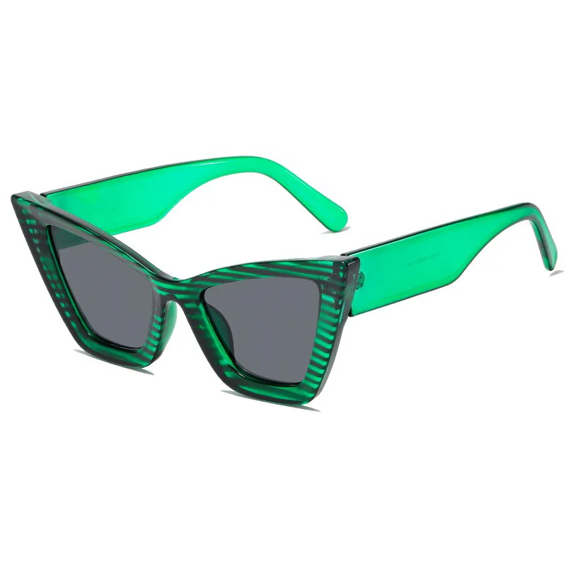 Chic Tortoise Shell Cat-Eye Sunglasses