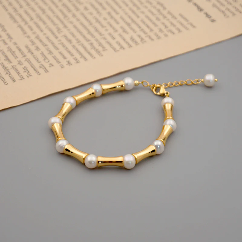 Elegant Pearl And Alloy Bracelet