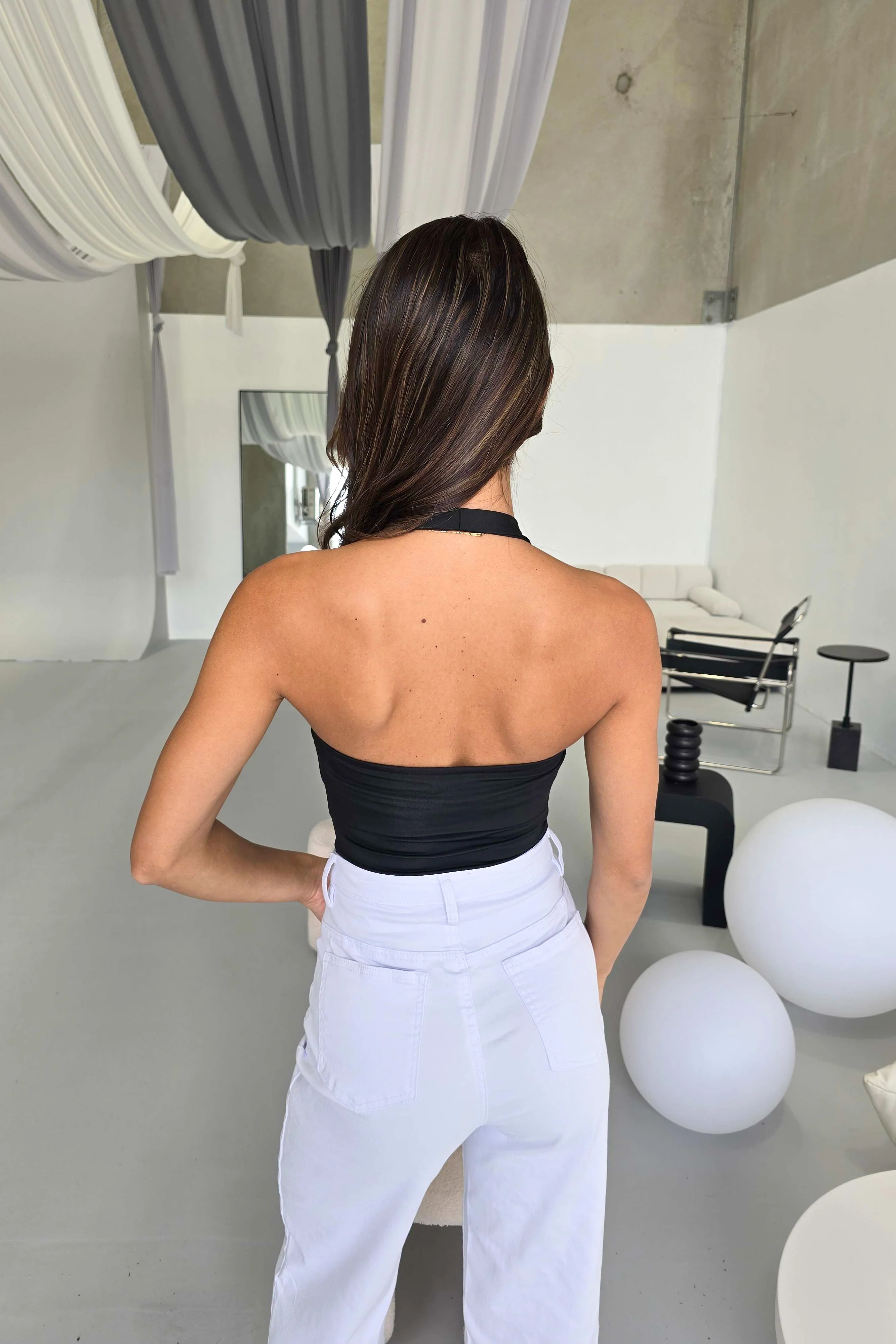 Elegant Contrast Bodysuit And Wide-Leg Jeans