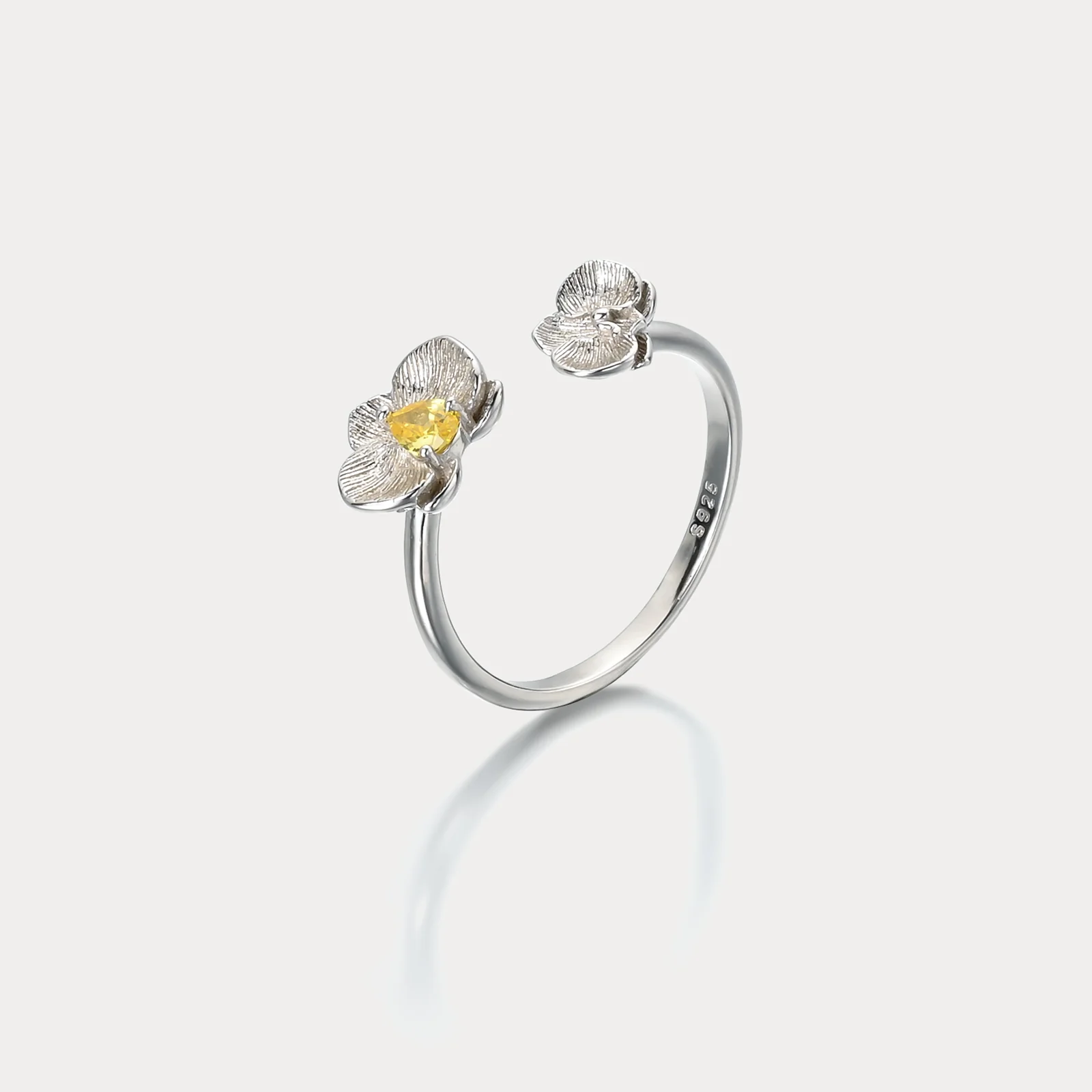Elegant Floral Adjustable Ring