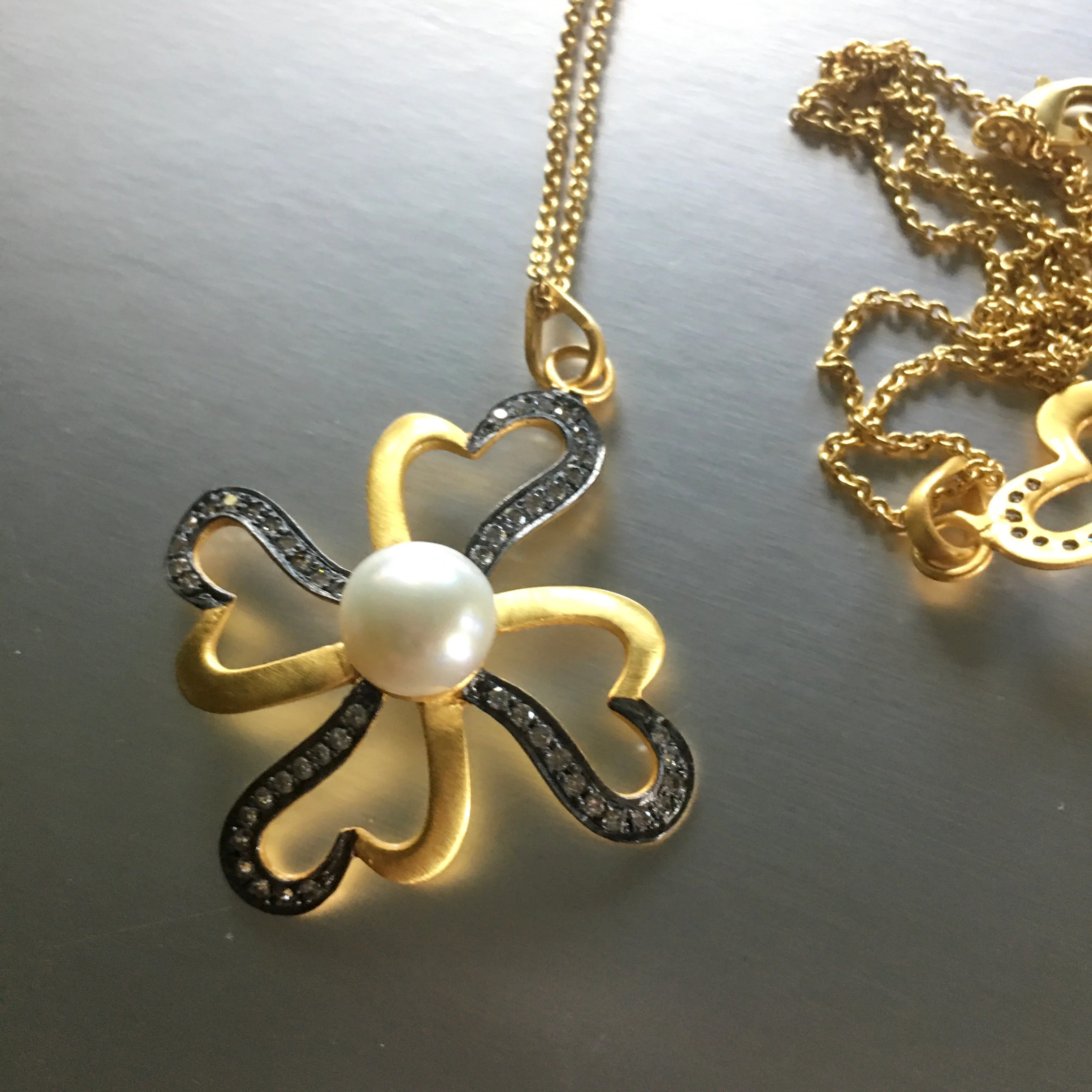 Elegant Faux Pearl Floral Necklace