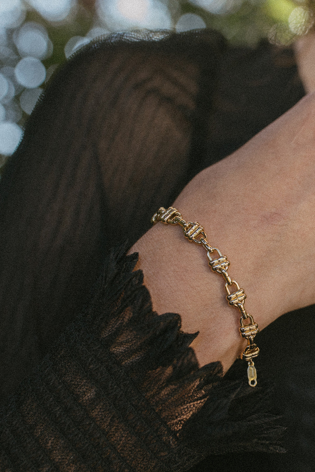 Elegant Etched Alloy Bracelet