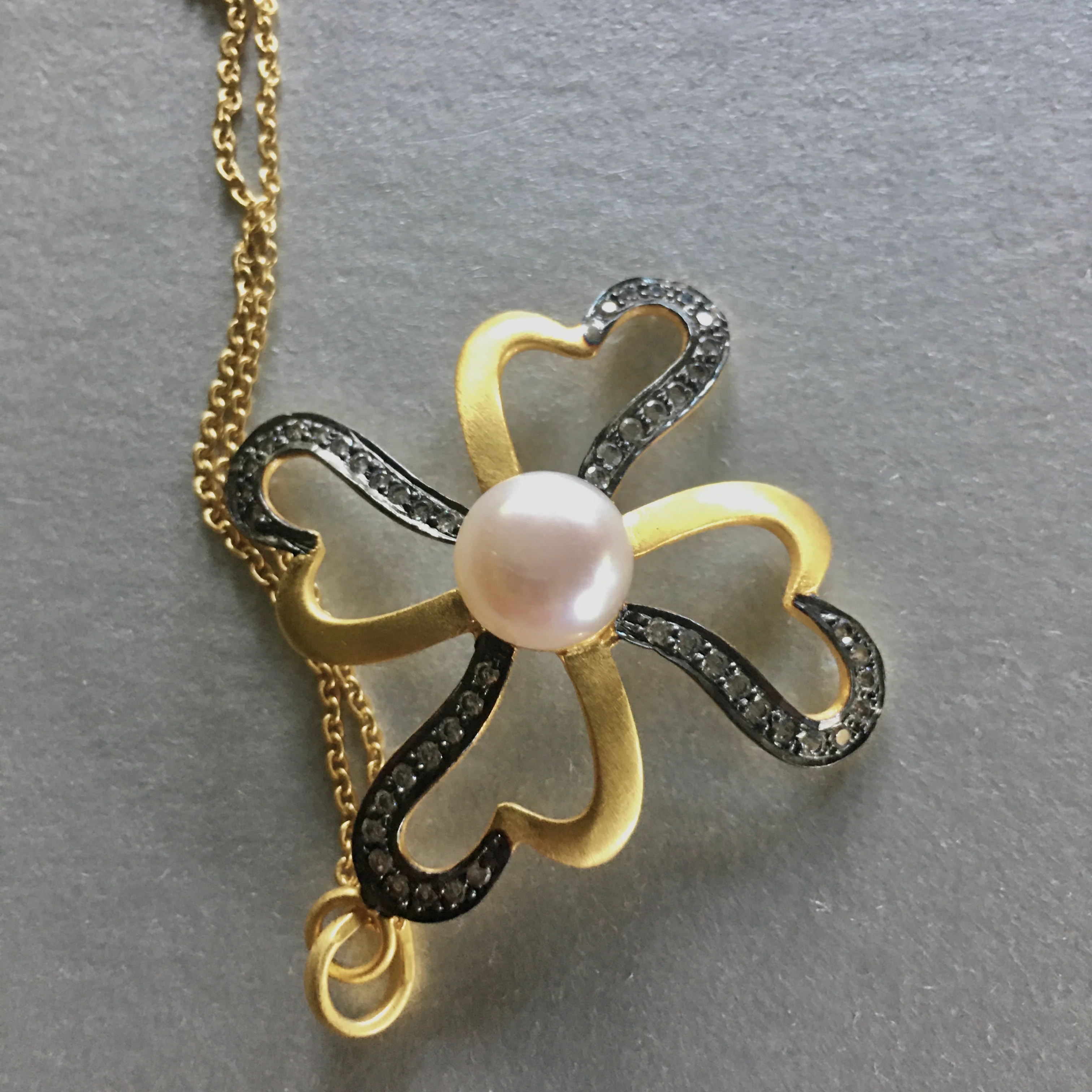 Elegant Faux Pearl Floral Necklace